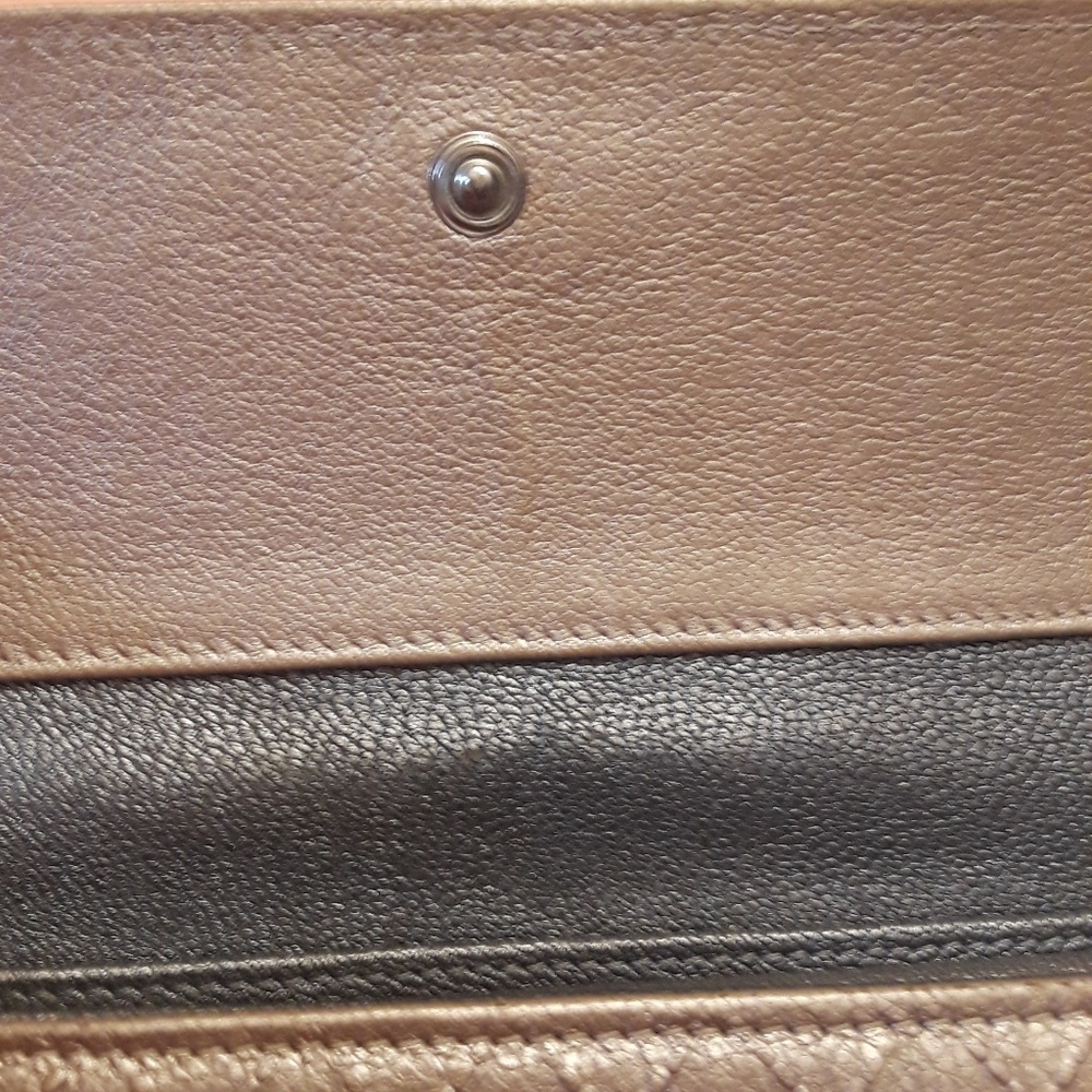 SOLD!!!!! CHANEL WALLET - Picture 2 of 8